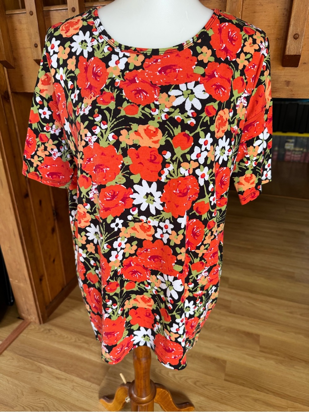 LuLaRoe Size XS 79’s vintage style print hi-lo shirt tunic blouse top